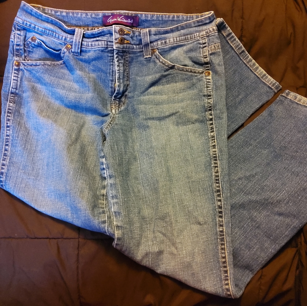 Gloria Vanderbilt blue jeans